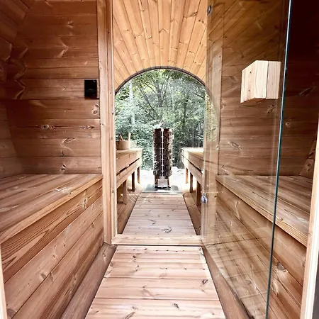 Serenity - Sauna & Jacuzzi デュルビュイ