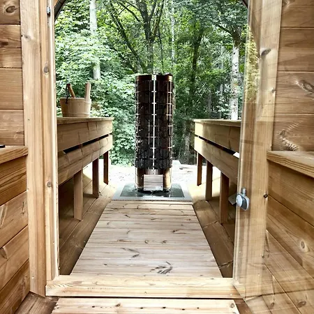Serenity - Sauna & Jacuzzi Semesterbostad